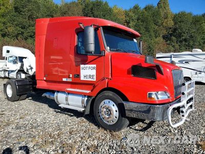 Czwarte zdjęcie samochodu z boku: 1999 VOLVO VN VNL VIN:4VG7DEGH7XN776061 - miniatura