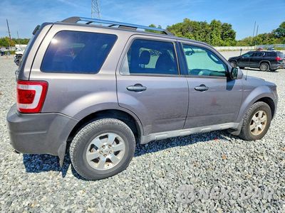 Trzecie zdjęcie samochodu z tyłu: 2011 FORD ESCAPE LIMITED VIN:1FMCU9EG9BKA31875 - miniatura