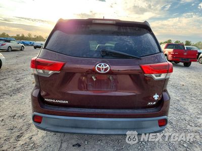Zdjęcie 6 z 13 samochodu: 2019 TOYOTA HIGHLANDER XLE VIN:5TDKZRFH7KS332470 - miniatura
