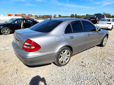 Trzecie zdjęcie samochodu z tyłu: 2004 MERCEDES-BENZ E 320 VIN:WDBUF65J24A425576 - miniatura