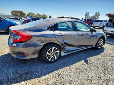 Trzecie zdjęcie samochodu z tyłu: 2018 HONDA CIVIC EX VIN:2HGFC2F77JH602491 - miniatura