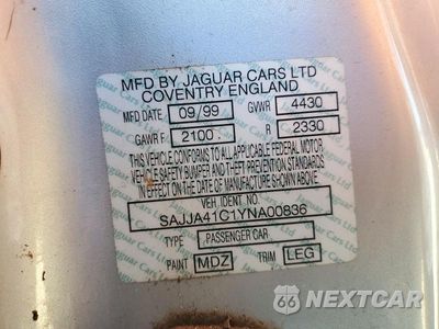 Zdjęcie 12 z 12 samochodu: 2000 JAGUAR XK8 VIN:SAJJA41C1YNA00836 - miniatura