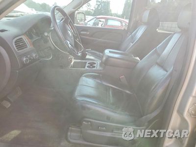 Zdjęcie 7 z 13 samochodu: 2008 CHEVROLET SUBURBAN K1500 LS VIN:3GNFK16358G191392 - miniatura