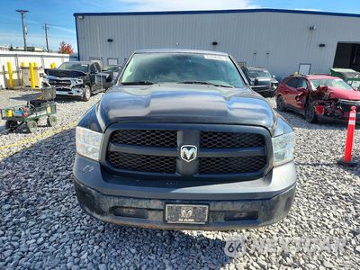 Piąte zdjęcie samochodu w środku: 2016 RAM 1500 ST VIN:1C6RR7FT1GS392788 - miniatura