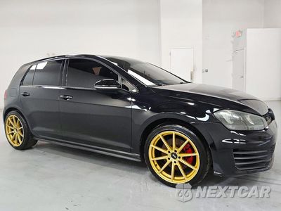 Czwarte zdjęcie samochodu z boku: 2015 VOLKSWAGEN GTI VIN:3VW4T7AU7FM045586 - miniatura