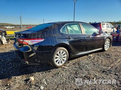 Trzecie zdjęcie samochodu z tyłu: 2018 TOYOTA CAMRY LE VIN:4T1B11HK8JU646099 - miniatura