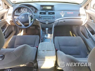 Zdjęcie 8 z 12 samochodu: 2008 HONDA ACCORD EX VIN:1HGCP36758A046929 - miniatura