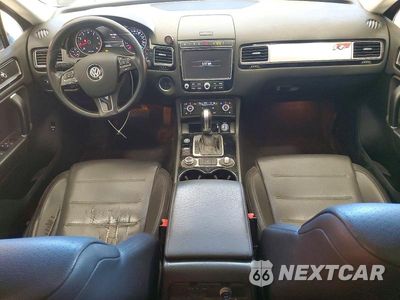 Zdjęcie 8 z 13 samochodu: 2016 VOLKSWAGEN TOUAREG SPORT VIN:WVGEF9BPXGD008141 - miniatura