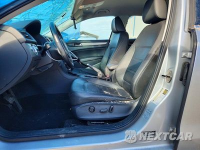 Zdjęcie 7 z 12 samochodu: 2014 VOLKSWAGEN PASSAT SE VIN:1VWBT7A36EC075869 - miniatura