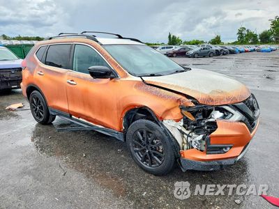 Czwarte zdjęcie samochodu z boku: 2018 NISSAN ROGUE SV VIN:5N1AT2MV8JC796375 - miniatura