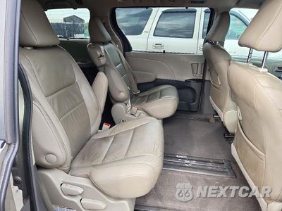 Zdjęcie 11 z 13 samochodu: 2016 TOYOTA SIENNA XLE 8-PASSENGER VIN:5TDYK3DC5GS742548 - miniatura