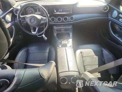 Zdjęcie 8 z 12 samochodu: 2018 MERCEDES-BENZ E 300 VIN:WDDZF4JB1JA466891 - miniatura
