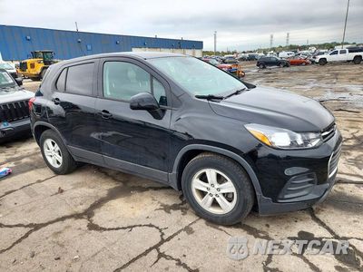 Czwarte zdjęcie samochodu z boku: 2020 CHEVROLET TRAX LS VIN:3GNCJKSB6LL127516 - miniatura