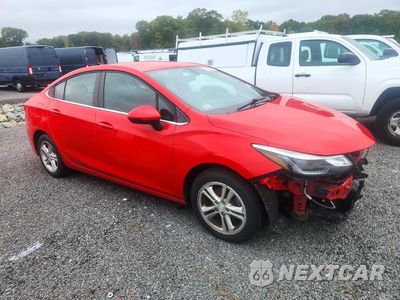Czwarte zdjęcie samochodu z boku: 2018 CHEVROLET CRUZE LT VIN:1G1BE5SM9J7227146 - miniatura