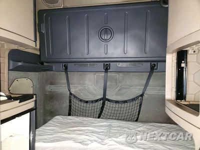 Zdjęcie 10 z 14 samochodu: 2015 FREIGHTLINER CASCADIA SEMI TRUCK VIN:3AKJGLBG4FSGK0126 - miniatura