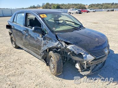 Czwarte zdjęcie samochodu z boku: 2010 NISSAN VERSA 1.6 BASE VIN:3N1CC1AP3AL448469 - miniatura