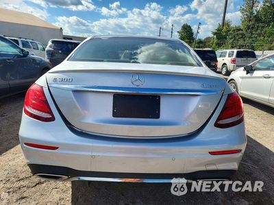 Zdjęcie 6 z 12 samochodu: 2017 MERCEDES-BENZ E 300 4MATIC VIN:WDDZF4KB1HA126729 - miniatura