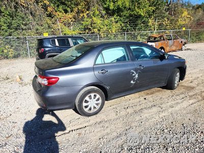 Trzecie zdjęcie samochodu z tyłu: 2011 TOYOTA COROLLA LE VIN:2T1BU4EE9BC733794 - miniatura