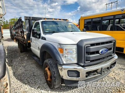 Czwarte zdjęcie samochodu z boku: 2016 FORD F550 SUPER DUTY VIN:1FDUF5GT1GEA85758 - miniatura