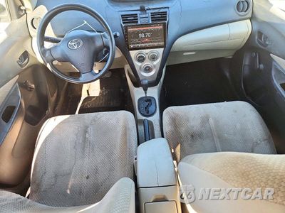Zdjęcie 8 z 13 samochodu: 2008 TOYOTA YARIS BASE VIN:JTDBT923381283107 - miniatura