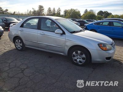 Czwarte zdjęcie samochodu z boku: 2009 KIA SPECTRA LX VIN:KNAFE222595640949 - miniatura