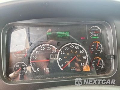 Zdjęcie 9 z 13 samochodu: 2017 FREIGHTLINER BUSINESS CLASS M2 BOX TRUCK VIN:3ALACWDT2HDJG7532 - miniatura