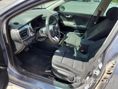 Zdjęcie 7 z 12 samochodu: 2019 KIA RIO S VIN:3KPA24AB6KE178401 - miniatura
