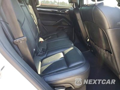 Zdjęcie 11 z 13 samochodu: 2016 PORSCHE CAYENNE VIN:WP1AA2A29GLA01927 - miniatura