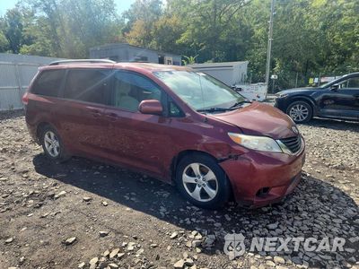 Czwarte zdjęcie samochodu z boku: 2013 TOYOTA SIENNA LE VIN:5TDKK3DCXDS376409 - miniatura