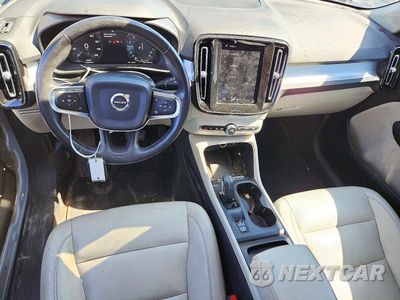 Zdjęcie 8 z 13 samochodu: 2020 VOLVO XC40 T5 MOMENTUM VIN:YV4162UK8L2287538 - miniatura