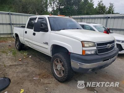 Czwarte zdjęcie samochodu z boku: 2006 CHEVROLET SILVERADO C2500 HEAVY DUTY VIN:1GCHC23D86F156636 - miniatura