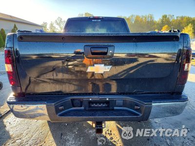 Zdjęcie 6 z 12 samochodu: 2010 CHEVROLET SILVERADO K1500 LS VIN:1GCSKREA0AZ135310 - miniatura