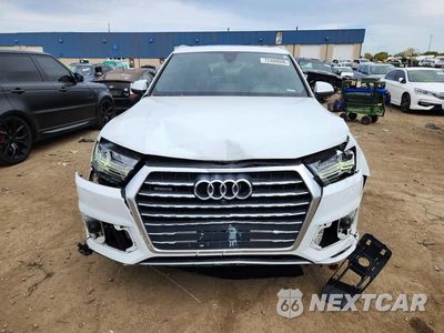 Piąte zdjęcie samochodu w środku: 2019 AUDI Q7 PRESTIGE VIN:WA1VAAF73KD007821 - miniatura