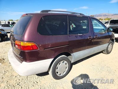 Trzecie zdjęcie samochodu z tyłu: 1999 TOYOTA SIENNA LE VIN:4T3ZF13C9XU111993 - miniatura