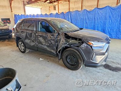 Czwarte zdjęcie samochodu z boku: 2023 TOYOTA RAV4 LE VIN:2T3F1RFV4PW343205 - miniatura
