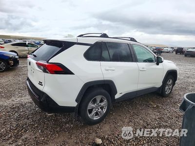 Trzecie zdjęcie samochodu z tyłu: 2024 TOYOTA RAV4 HYBRID XLE VIN:2T3RWRFV9RW221263 - miniatura