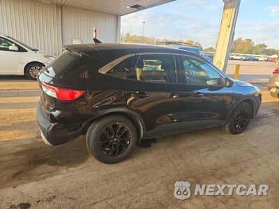 Trzecie zdjęcie samochodu z tyłu: 2020 FORD ESCAPE SE VIN:1FMCU9G69LUC70496 - miniatura