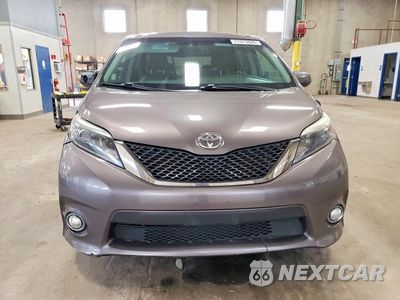 Piąte zdjęcie samochodu w środku: 2015 TOYOTA SIENNA SPORT VIN:5TDXK3DC8FS646679 - miniatura