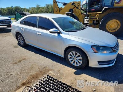 Czwarte zdjęcie samochodu z boku: 2012 VOLKSWAGEN PASSAT S VIN:1VWAP7A38CC063722 - miniatura