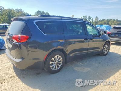 Trzecie zdjęcie samochodu z tyłu: 2019 CHRYSLER PACIFICA TOURING PLUS VIN:2C4RC1FG2KR738061 - miniatura