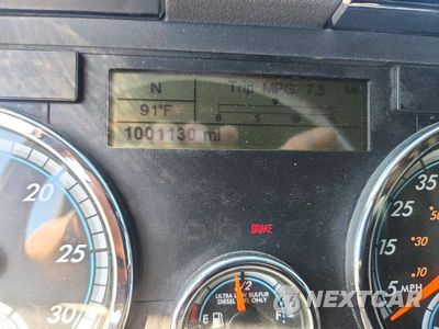 Zdjęcie 9 z 14 samochodu: 2015 FREIGHTLINER CASCADIA 125 VIN:3AKJGLD53FSGD8463 - miniatura