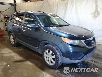 Czwarte zdjęcie samochodu z boku: 2011 KIA SORENTO LX VIN:5XYKTDA29BG110128 - miniatura