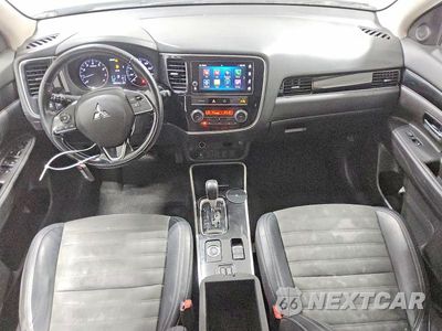 Zdjęcie 8 z 14 samochodu: 2019 MITSUBISHI OUTLANDER SE VIN:JA4AZ3A36KJ001973 - miniatura