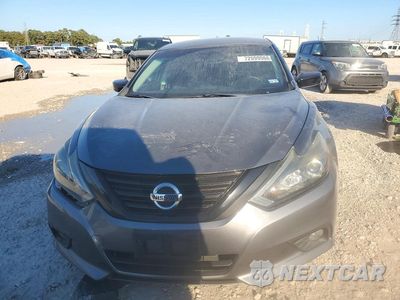 Piąte zdjęcie samochodu w środku: 2018 NISSAN ALTIMA 2.5 SR VIN:1N4AL3AP6JC196850 - miniatura