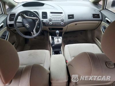 Zdjęcie 8 z 13 samochodu: 2010 HONDA CIVIC VIN:19XFA1F52AE034353 - miniatura
