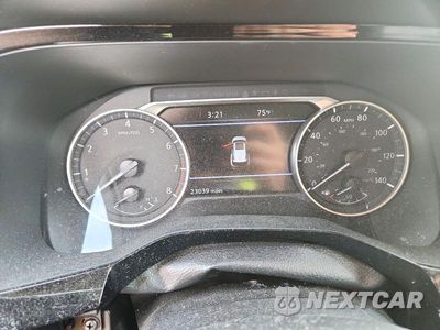 Zdjęcie 9 z 14 samochodu: 2023 NISSAN PATHFINDER SL VIN:5N1DR3CD7PC244532 - miniatura
