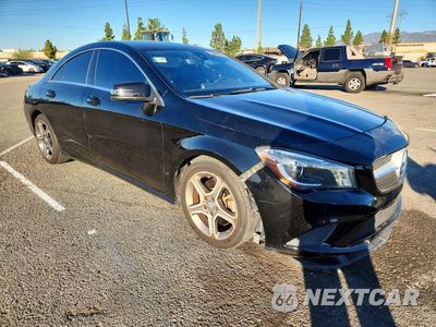 Czwarte zdjęcie samochodu z boku: 2014 MERCEDES-BENZ CLA 250 VIN:WDDSJ4EBXEN151984 - miniatura