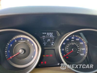 Zdjęcie 9 z 13 samochodu: 2013 HYUNDAI ELANTRA GLS VIN:KMHDH4AE3DU571875 - miniatura
