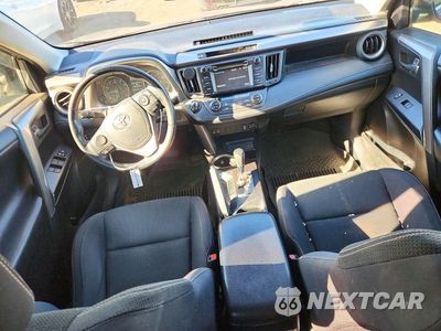 Zdjęcie 8 z 13 samochodu: 2017 TOYOTA RAV4 XLE VIN:JTMRFREV7HD215958 - miniatura