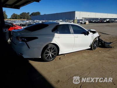 Trzecie zdjęcie samochodu z tyłu: 2022 TOYOTA CAMRY SE VIN:4T1G11AK1NU712692 - miniatura